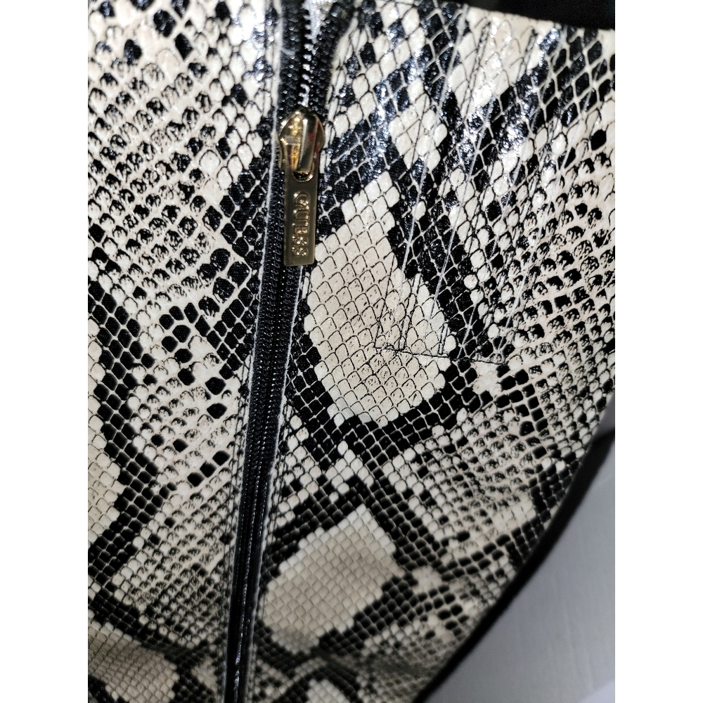 (W) Guess Snake Print Chunky Heel - Picture 7 of 10